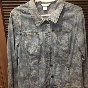 Jacket with buttons and pockets